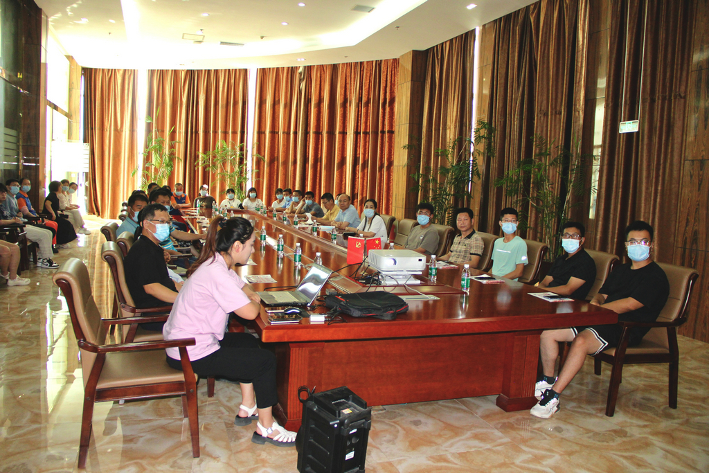 潔晶集團舉行2022年職工子女高考獎學金發放儀式 潔晶集團舉行2022年職工子女高考獎學金發放儀式