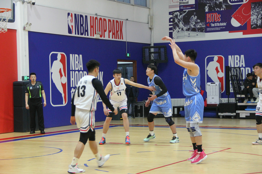 青力同行 企創未來——第三屆“潔晶杯”籃球邀請賽開幕