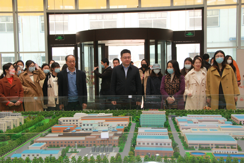 “青鳥(niǎo)計(jì)劃·就業(yè)服務(wù)季”高校學(xué)生企業(yè)行走進(jìn)潔晶